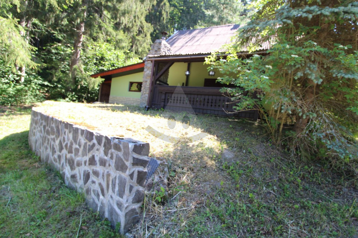 Cottage for sale under Kubínská Hoľa - Beňova Lehota