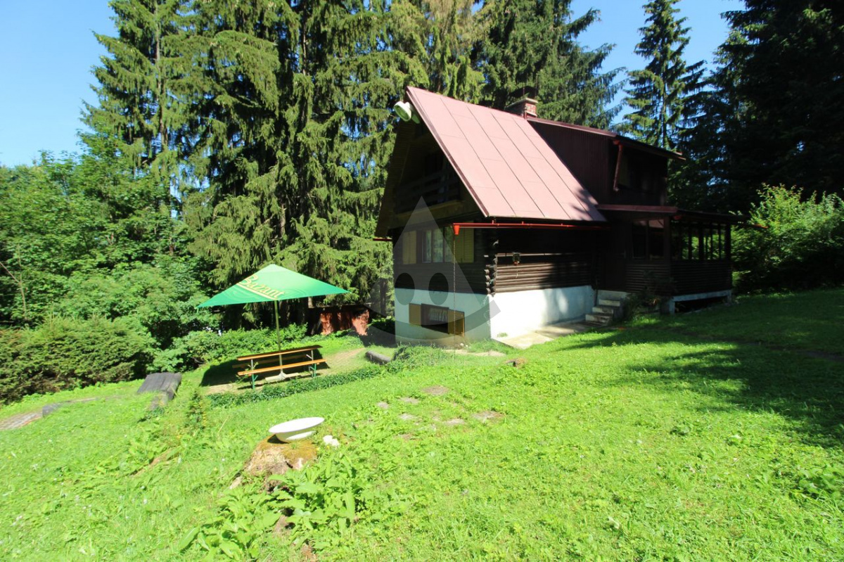 Rekreačná chata na predaj v tichej časti obce Jasenová